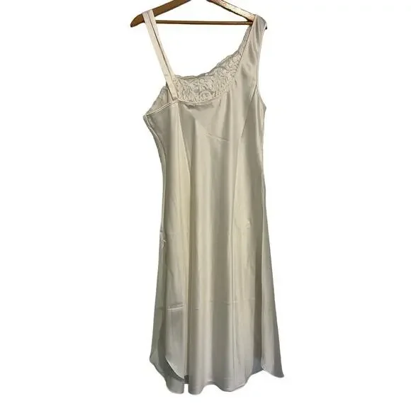 Vintage Gold label Victoria Secret ivory white night gown M - Picture 7 of 10